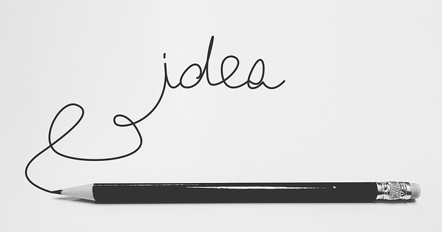 tužka s nápisem idea